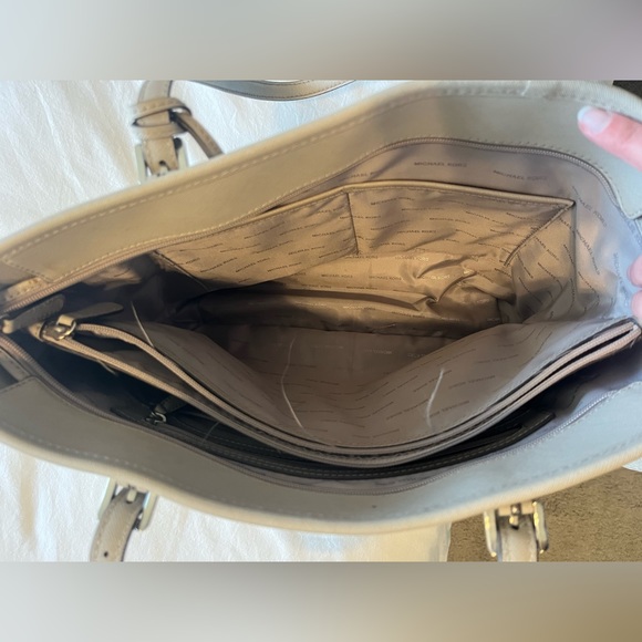 Michael Kors Purse - Picture 5 of 7